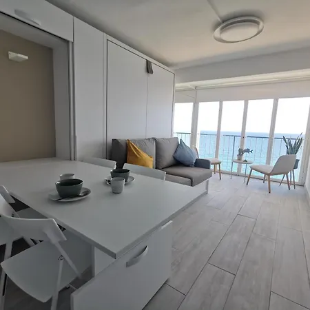 Estudio Reformado En Primera Linea De Mar Con Parking En - Es-209-26