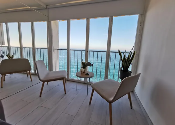 Appartement Estudio Reformado En Primera Linea De Mar Con Parking En - Es-209-26 *